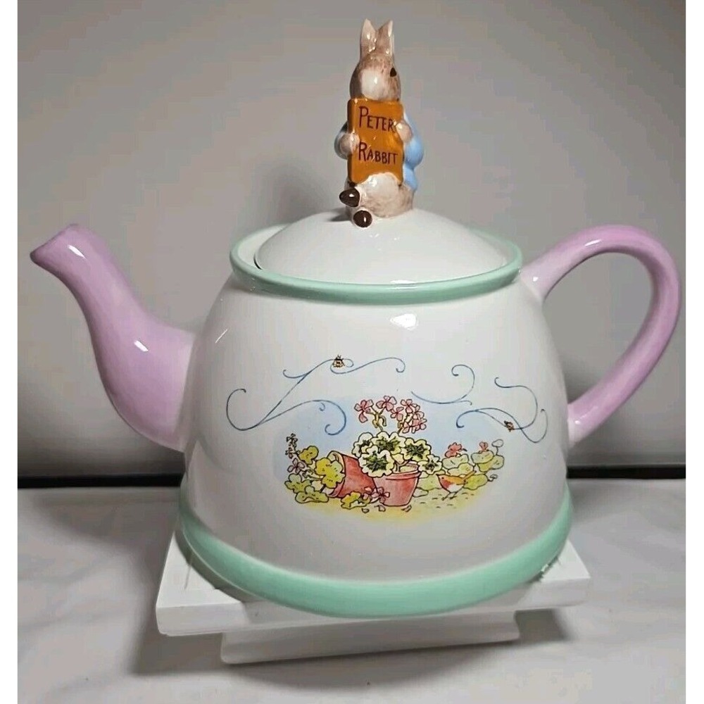 Beatrice Potter's Peter Rabbit Teapot Teleflora Gifts 2002 Excellent Condition